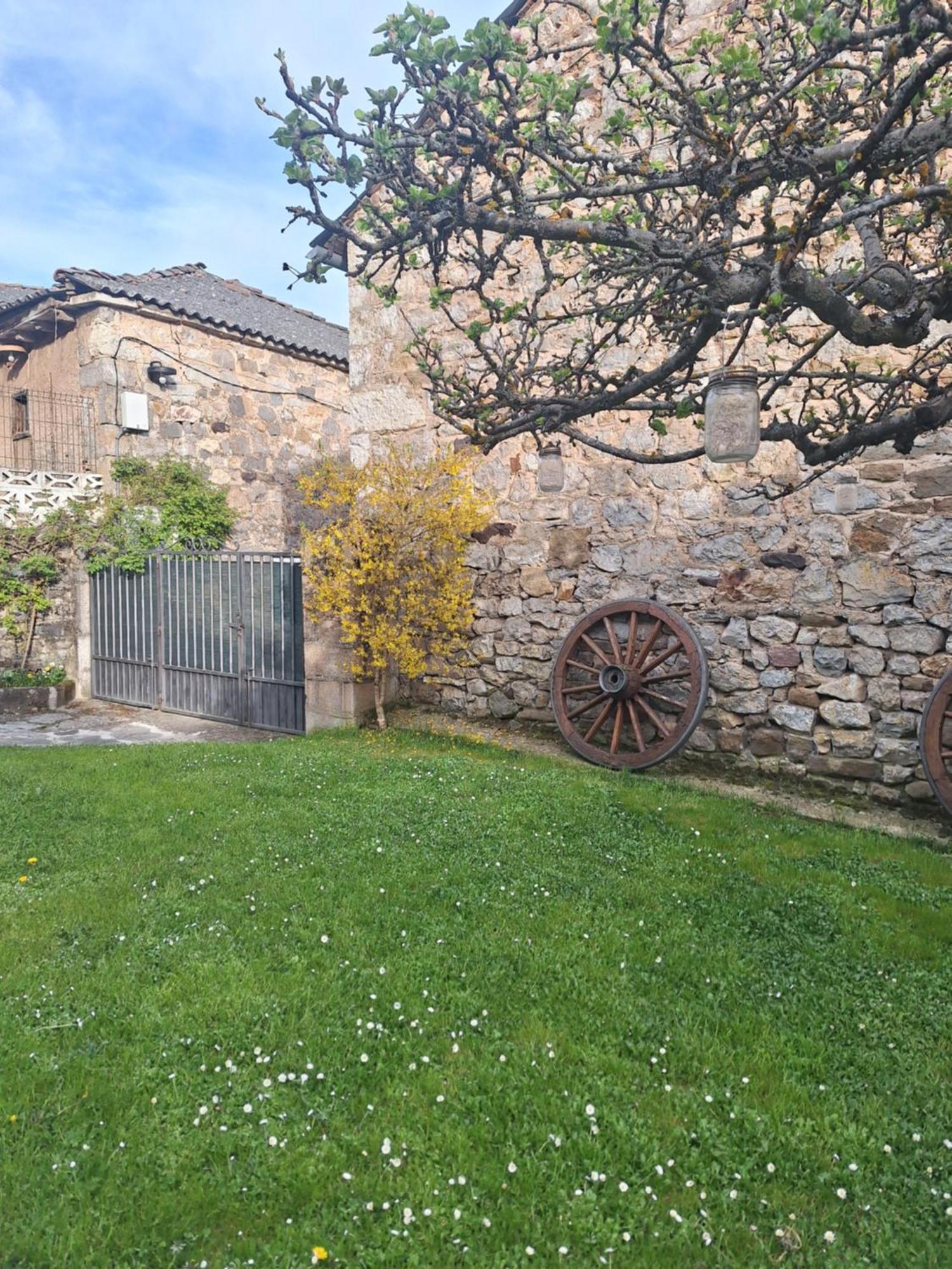 Turismo En Babia Bajo Los Nidos San Emiliano Quarto foto